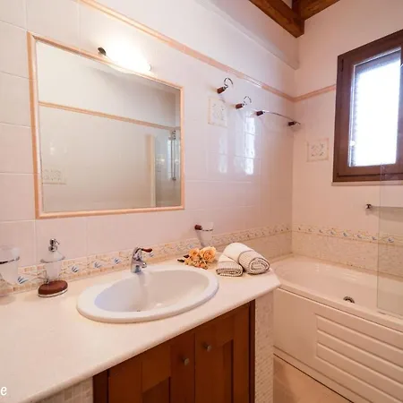 Apartment Geraldina Con Piscina